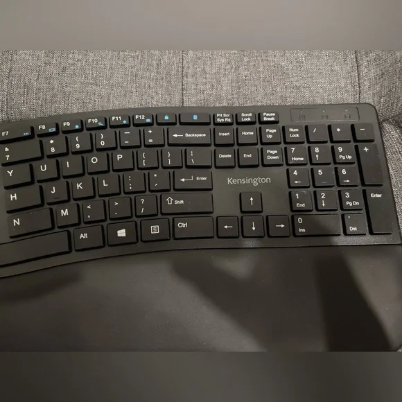 Brand New Kensington Pro Fit Ergonomic Black Wireless Keyboard - Picture 3 of 5